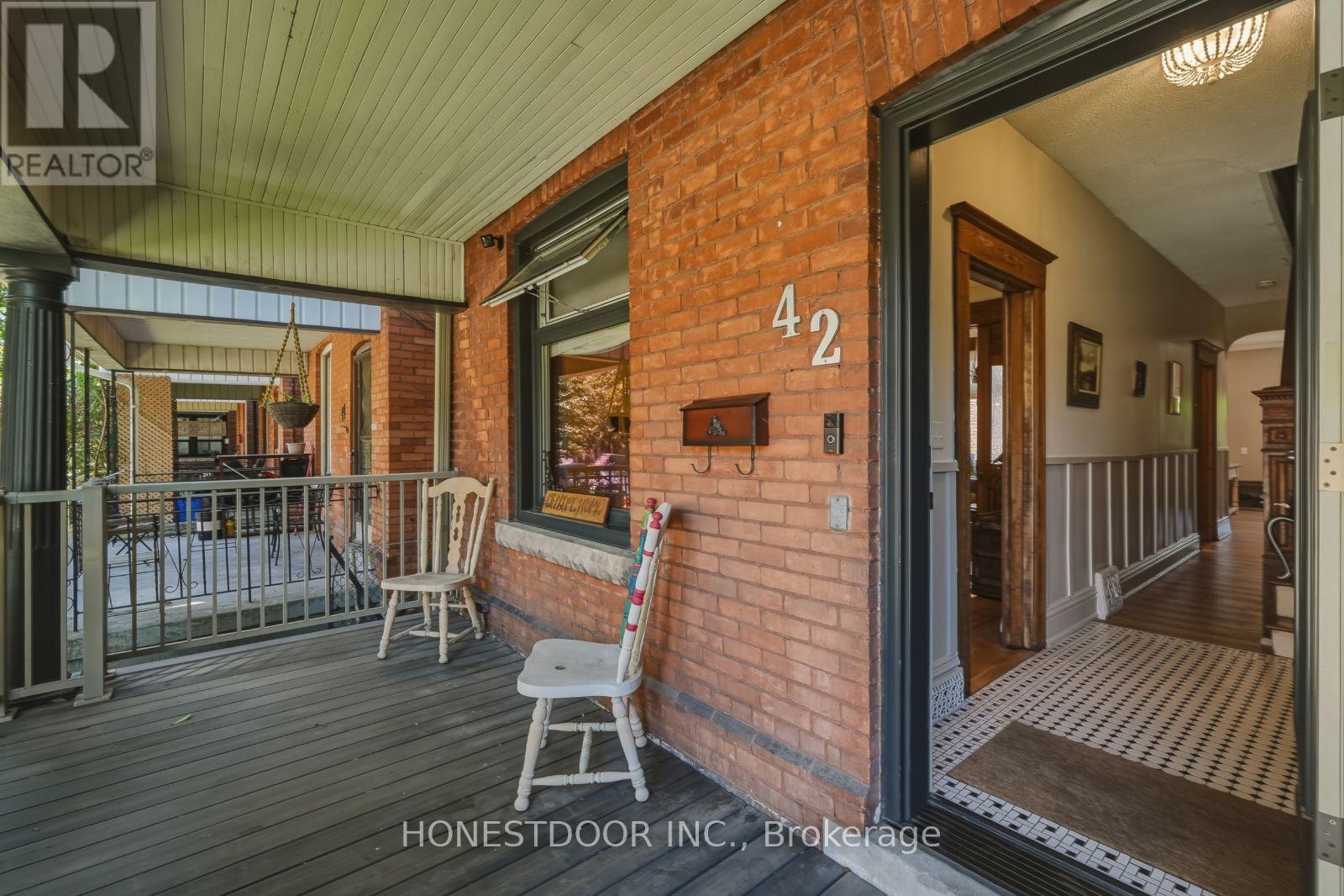 42 Nightingale Street, Hamilton, Ontario  L8L 1R8 - Photo 3 - X13516362
