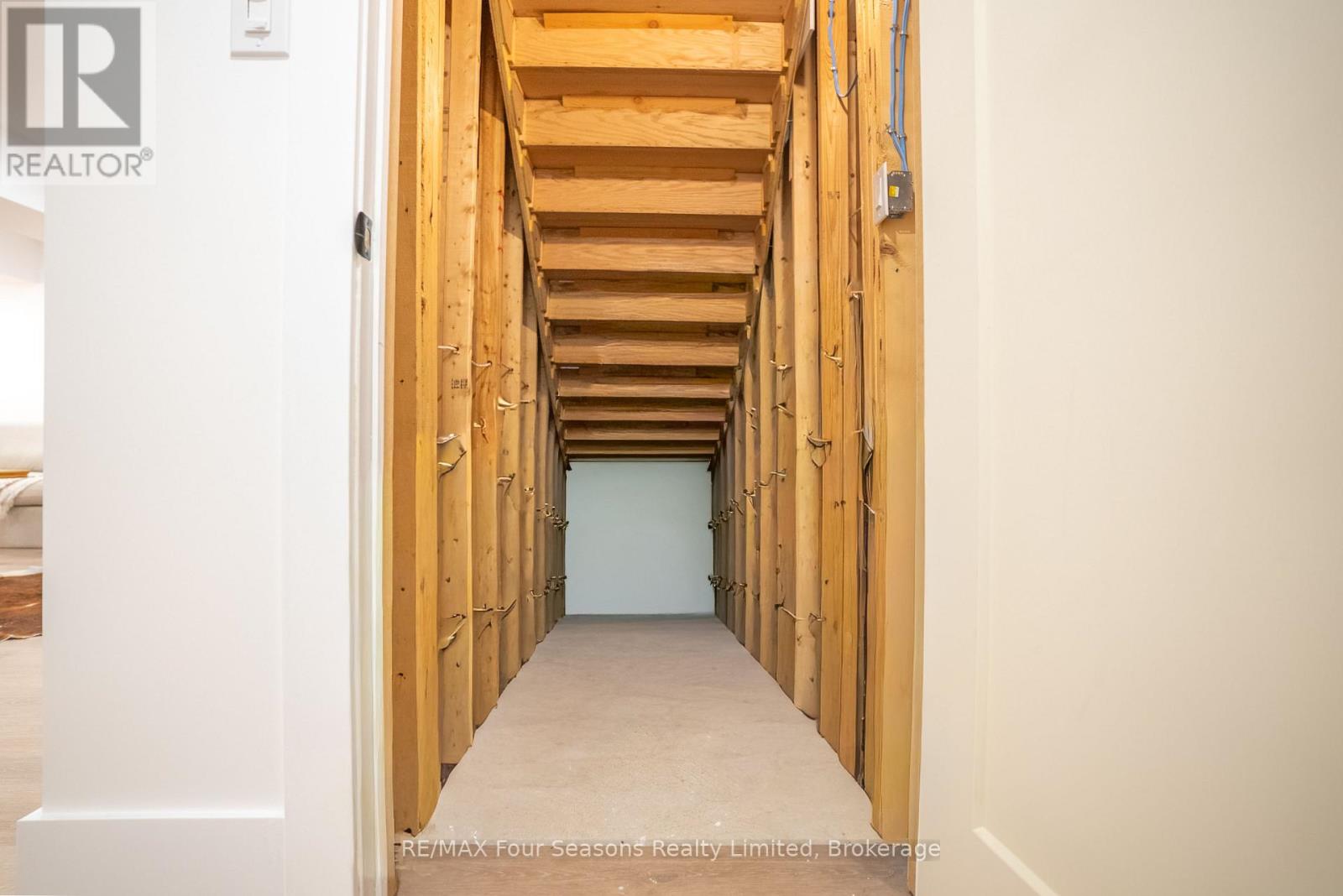 102 Goldie Court, Blue Mountains, Ontario  N0H 1J0 - Photo 39 - X12388181