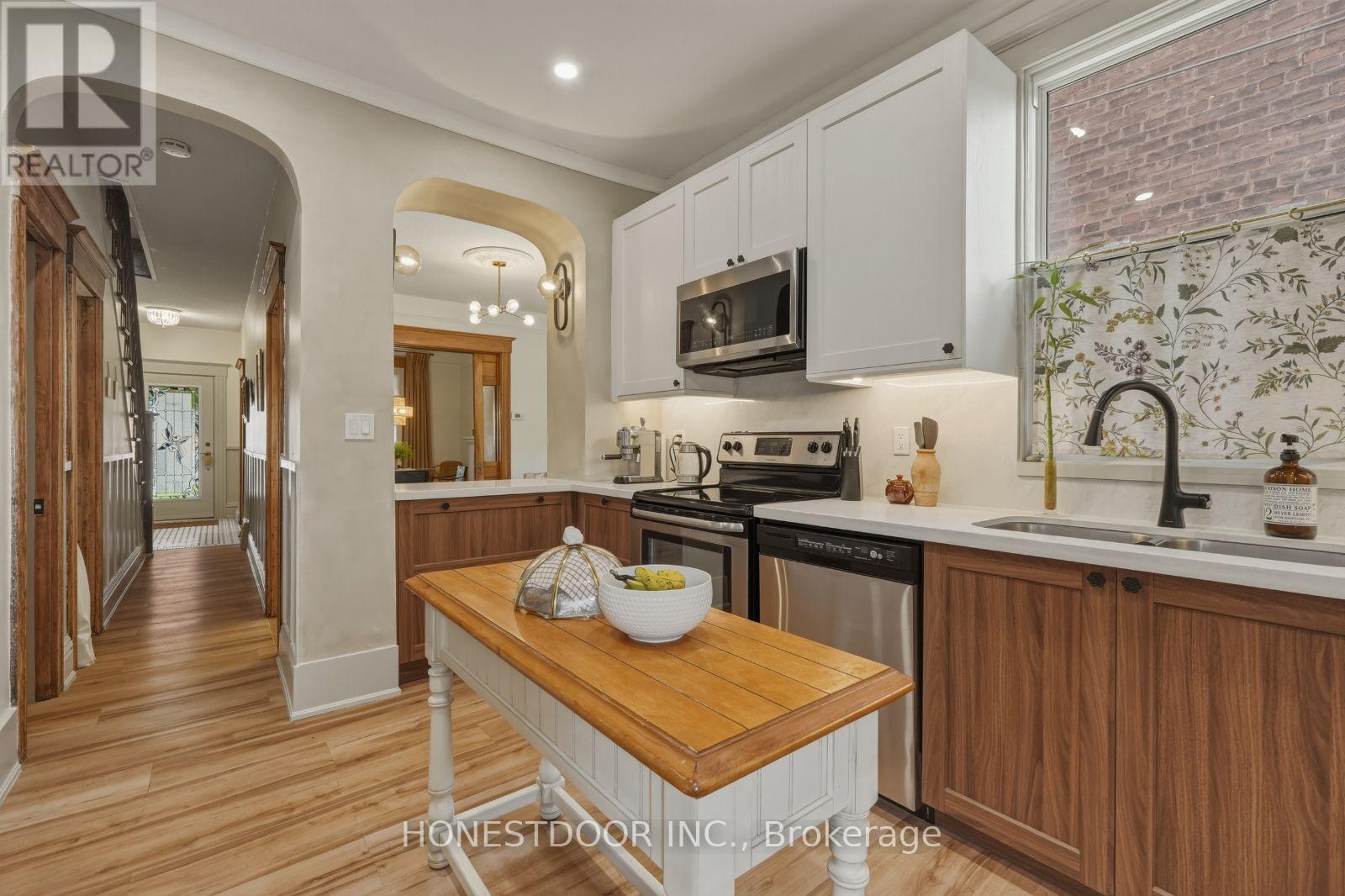 42 NIGHTINGALE STREET, Hamilton, Ontario