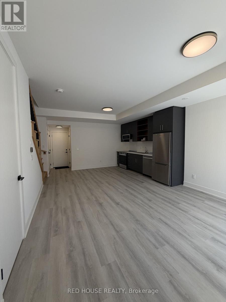 152 Everett Common, St. Catharines, Ontario  L2P 0G8 - Photo 2 - X13636284