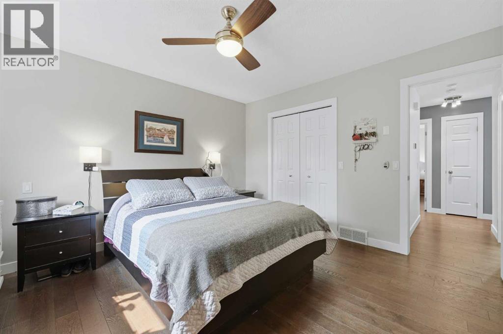 427 Douglas Ridge Mews SE, Calgary, Alberta  T2Z 2M4 - Photo 17 - A2332822