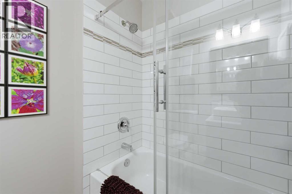 427 Douglas Ridge Mews SE, Calgary, Alberta  T2Z 2M4 - Photo 22 - A2332822