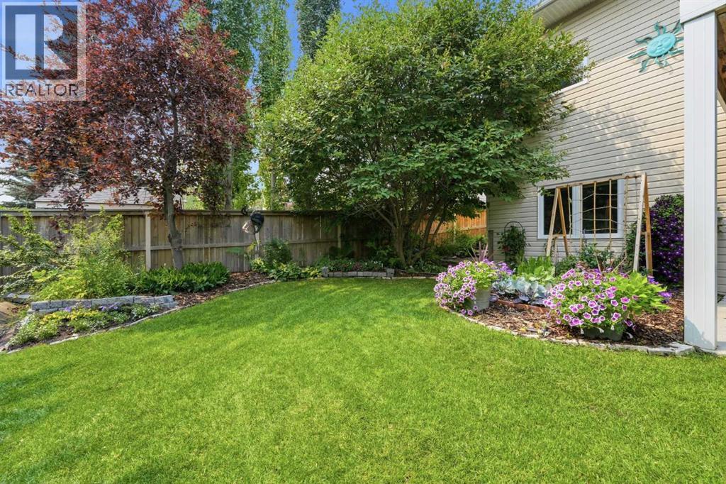 427 Douglas Ridge Mews SE, Calgary, Alberta  T2Z 2M4 - Photo 37 - A2332822
