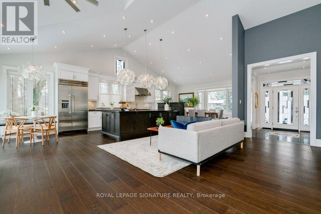 15 Sulkara Court, Toronto, Ontario  M4A 2G8 - Photo 2 - C13611072