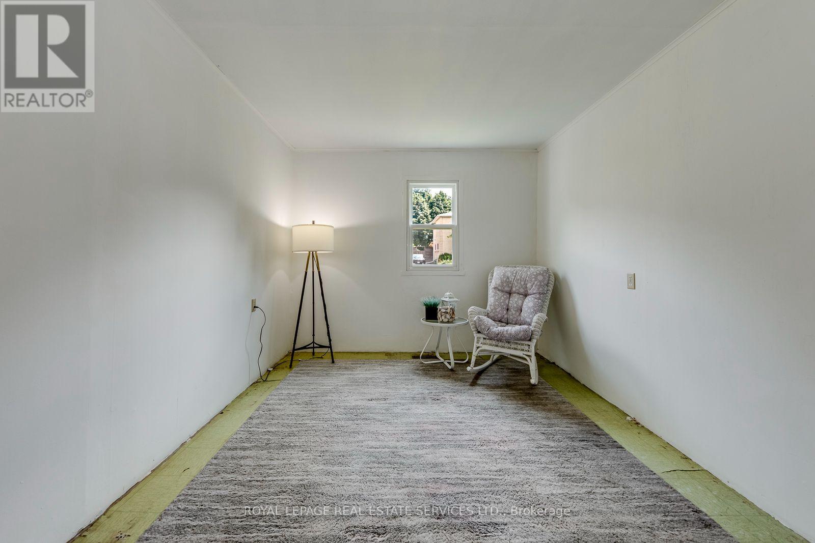 10 Thatcher Avenue, Toronto, Ontario  M1M 2M2 - Photo 14 - E13636132