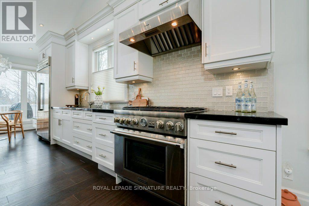 15 Sulkara Court, Toronto, Ontario  M4A 2G8 - Photo 3 - C13611072