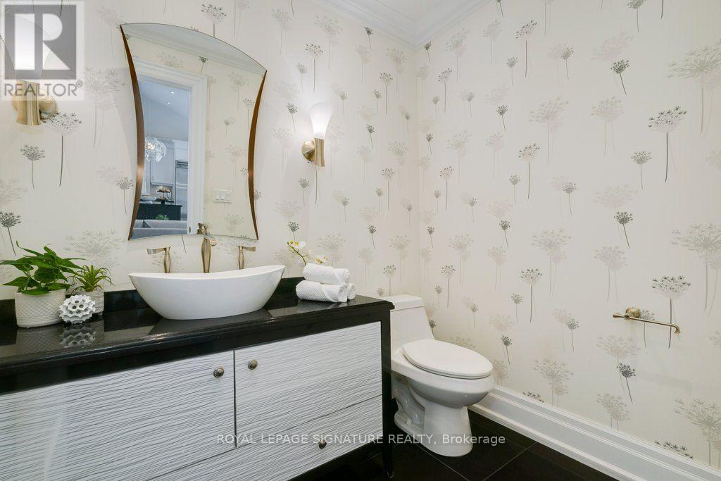 15 Sulkara Court, Toronto, Ontario  M4A 2G8 - Photo 7 - C13611072
