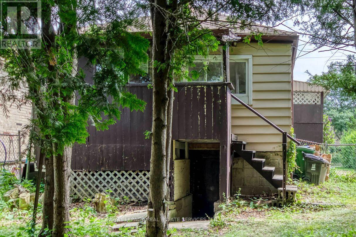 10 Thatcher Avenue, Toronto, Ontario  M1M 2M2 - Photo 17 - E13636132