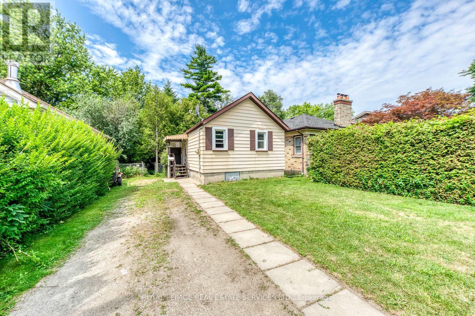 10 Thatcher Avenue, Toronto, Ontario  M1M 2M2 - Photo 7 - E13636132
