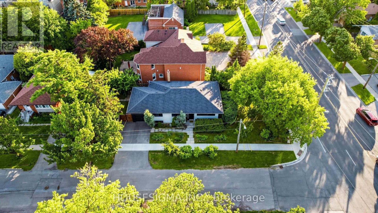 6 Koos Road, Toronto, Ontario  M9C 1W3 - Photo 4 - W13623648