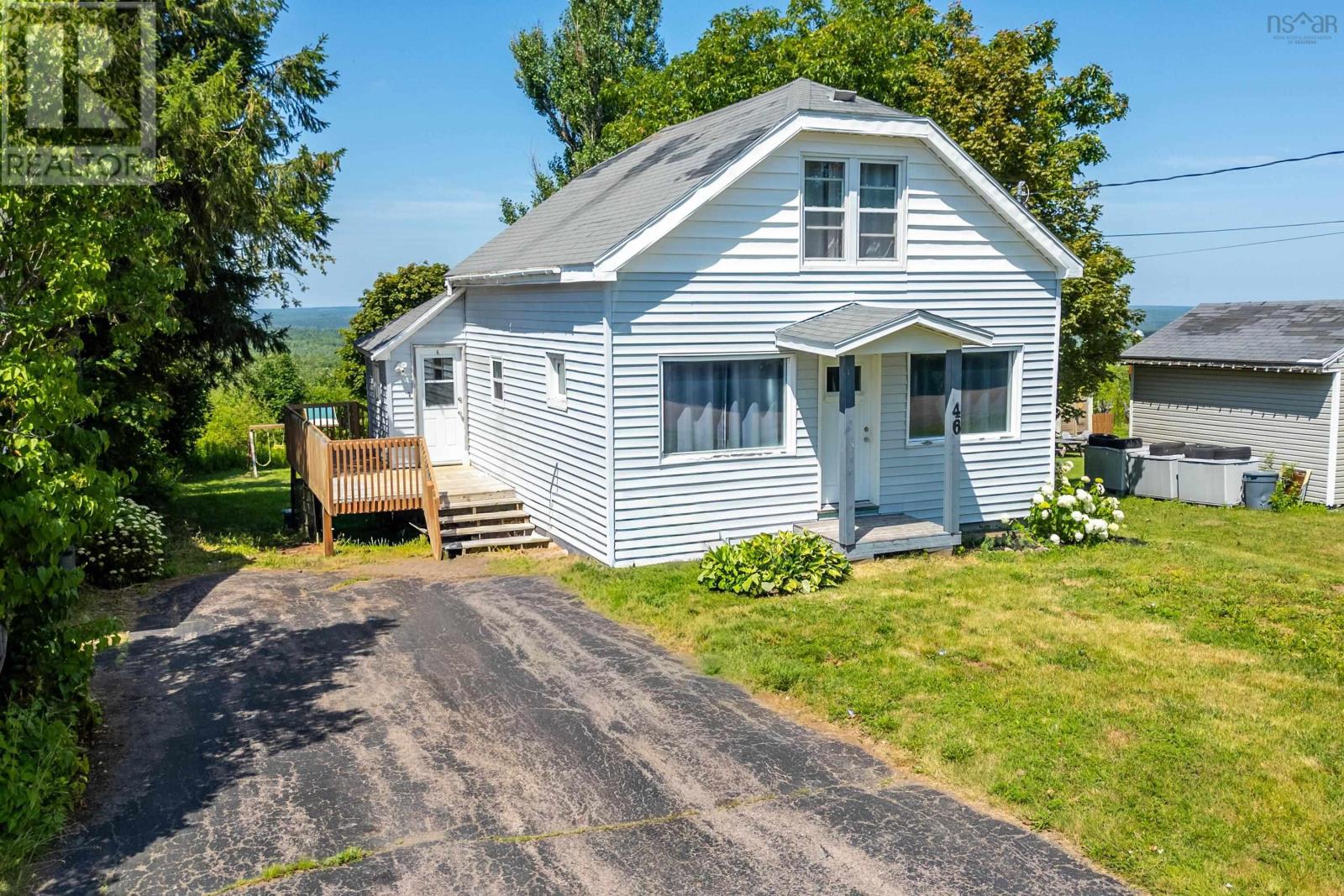 46 Maple Street, Springhill, Nova Scotia  B0M 1X0 - Photo 2 - 202618869