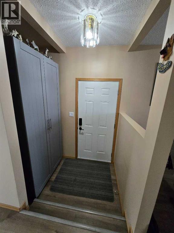 94 Harolds Hollow, Whitecourt, Alberta T7S 1C4 - Photo 4 - A2316105