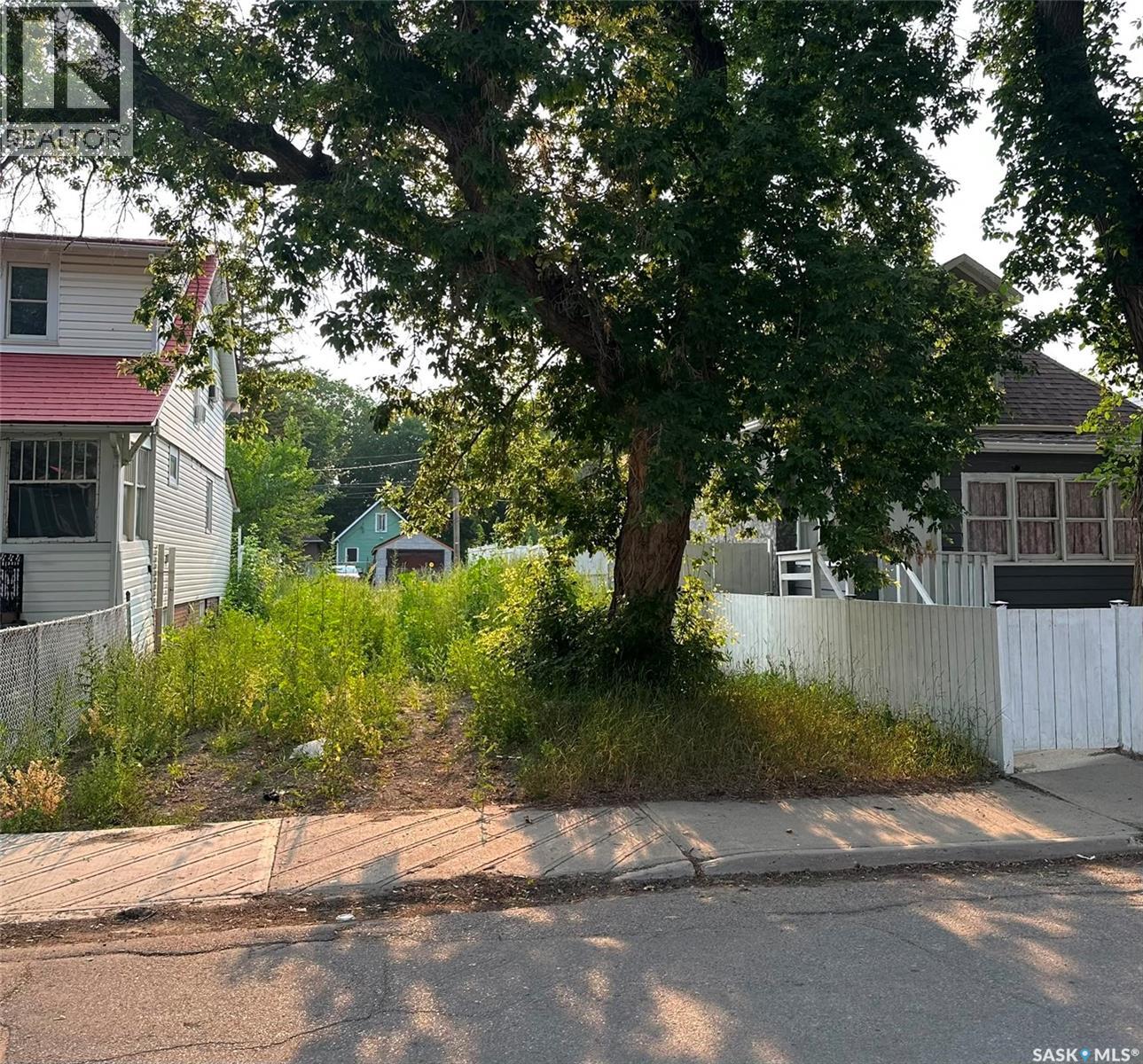 1760 Toronto Street, Regina, Saskatchewan  S4P 1M4 - Photo 2 - SK044400