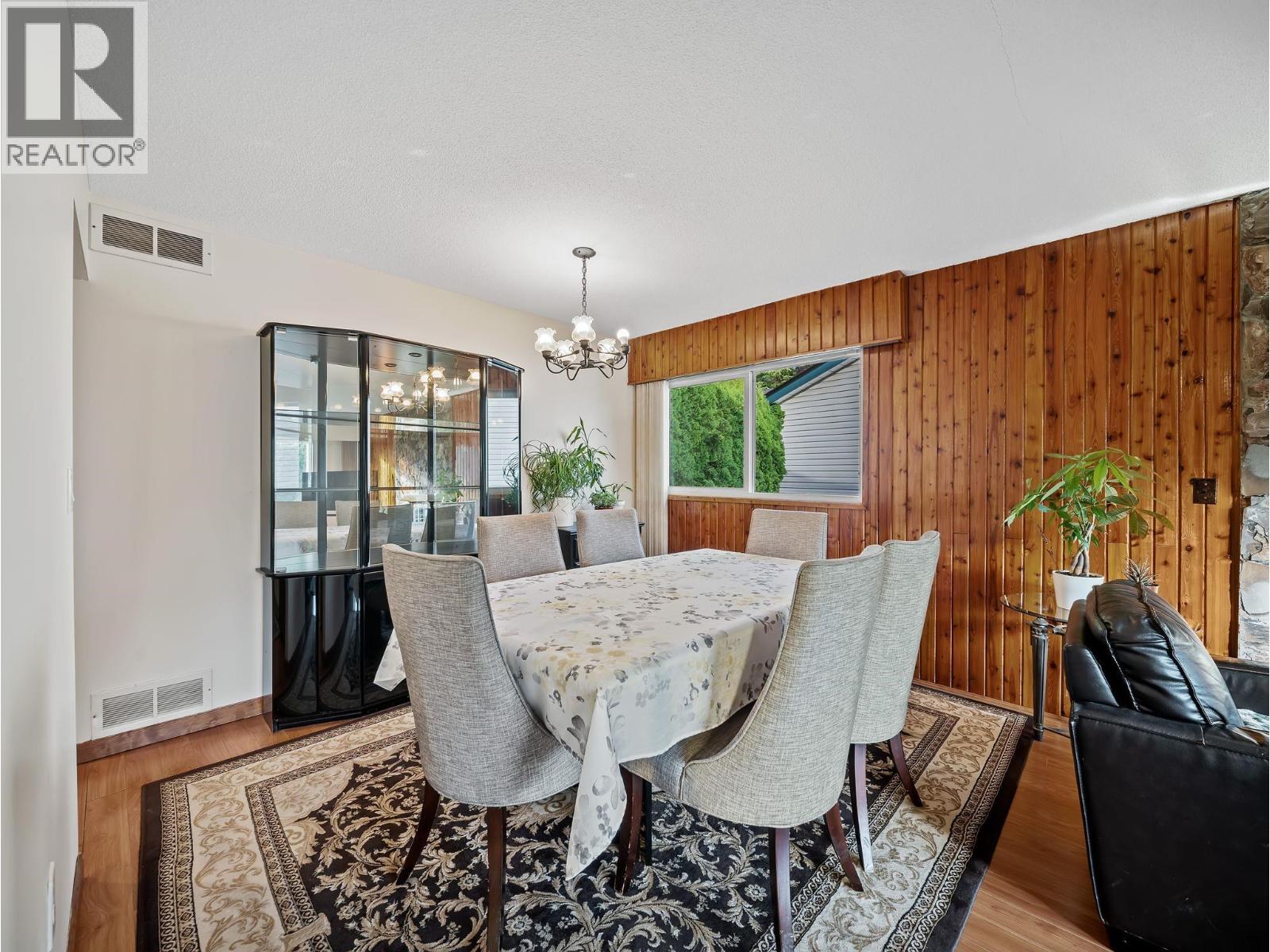 667 Cypress Street, Coquitlam, British Columbia  V3J 6L3 - Photo 9 - R3151586