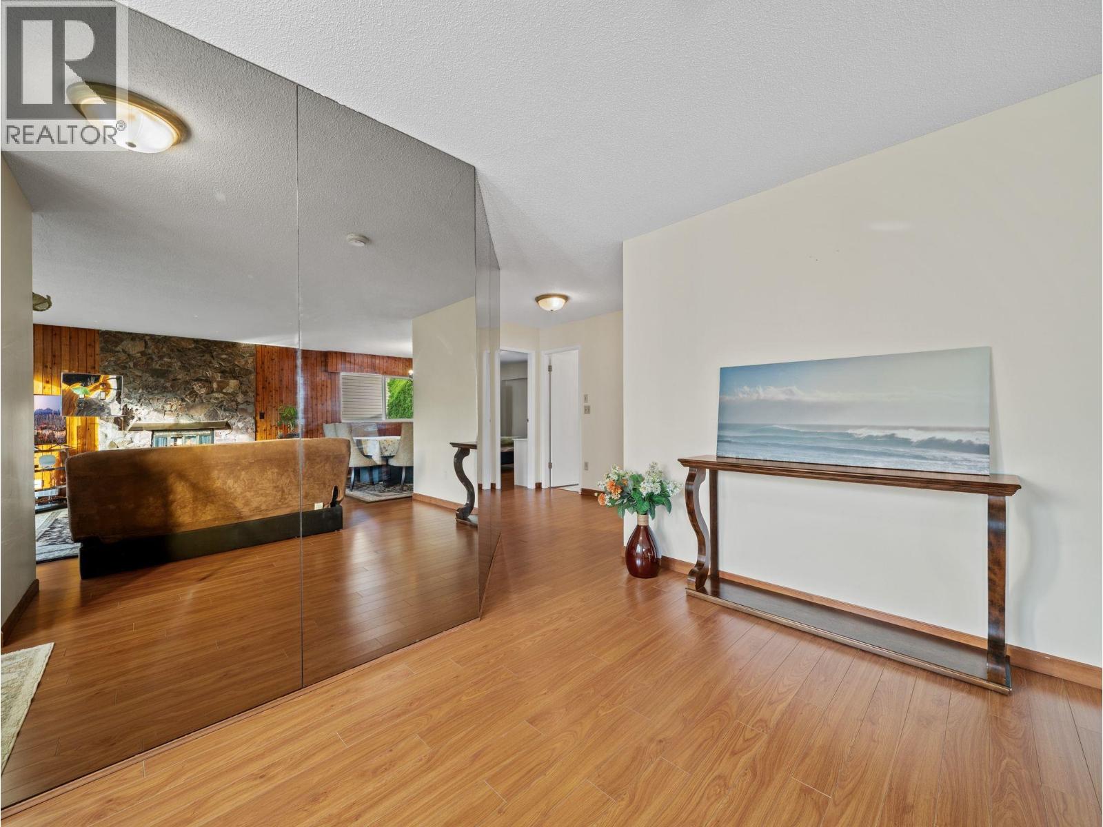 667 Cypress Street, Coquitlam, British Columbia  V3J 6L3 - Photo 4 - R3151586