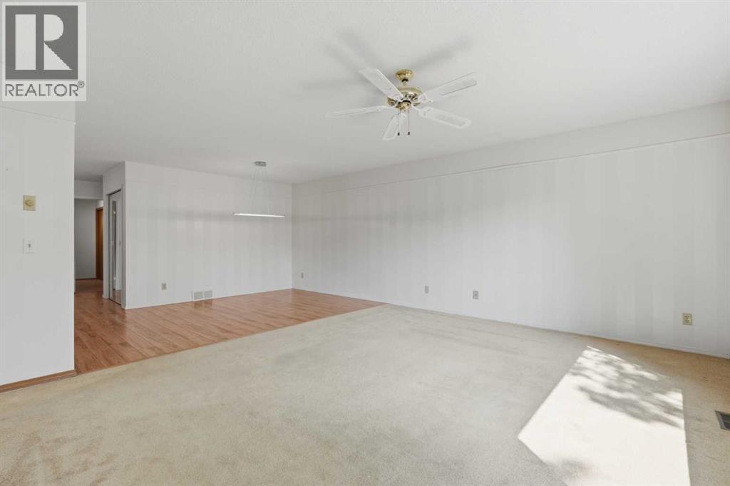 30 Sandarac Circle NW, Calgary, Alberta  T3K 3G7 - Photo 13 - A2334361
