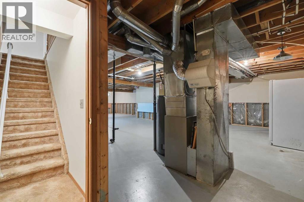 30 Sandarac Circle NW, Calgary, Alberta  T3K 3G7 - Photo 30 - A2334361