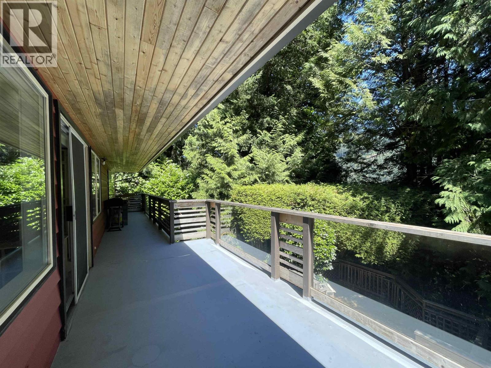 6570 Madrona Crescent, West Vancouver, British Columbia  V7W 2J8 - Photo 32 - R3152173