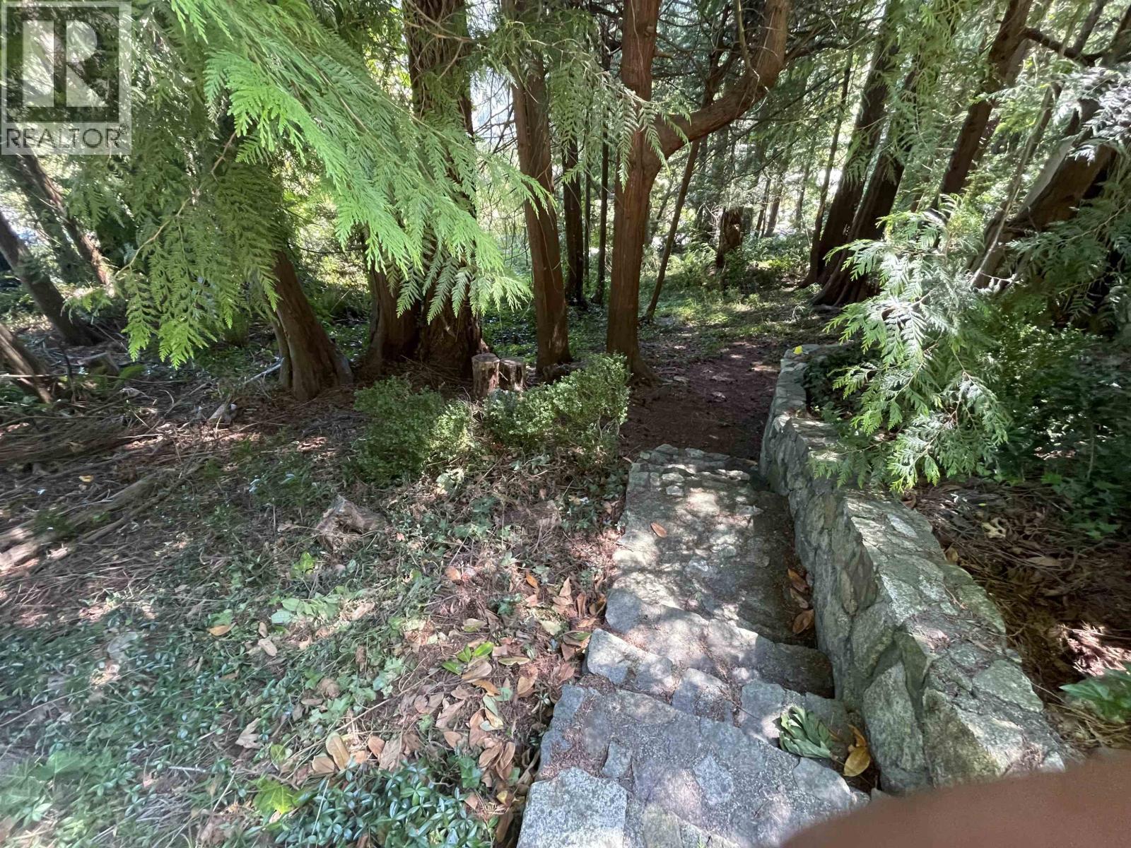 6570 Madrona Crescent, West Vancouver, British Columbia  V7W 2J8 - Photo 36 - R3152173