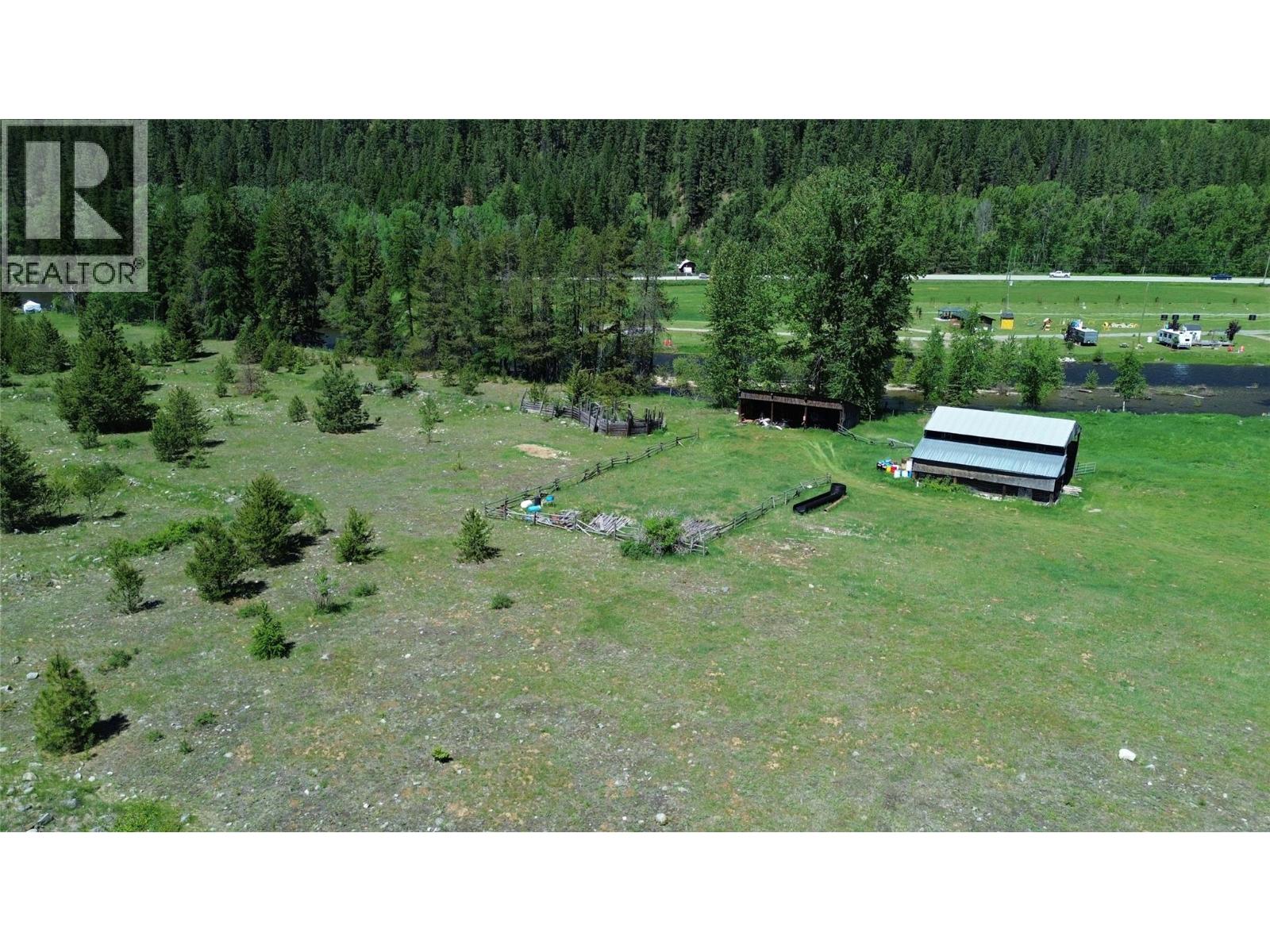 8623 3/95 Highway, Yahk, British Columbia  V0B 2P0 - Photo 10 - 10350306