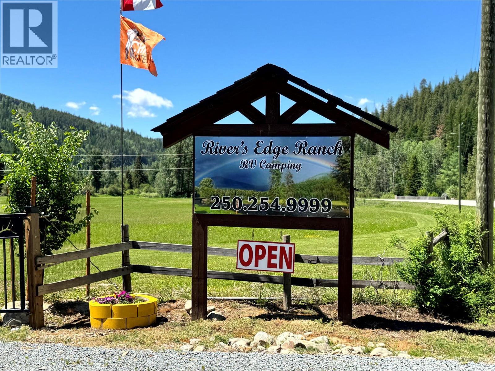 8623 3/95 Highway, Yahk, British Columbia  V0B 2P0 - Photo 15 - 10350306