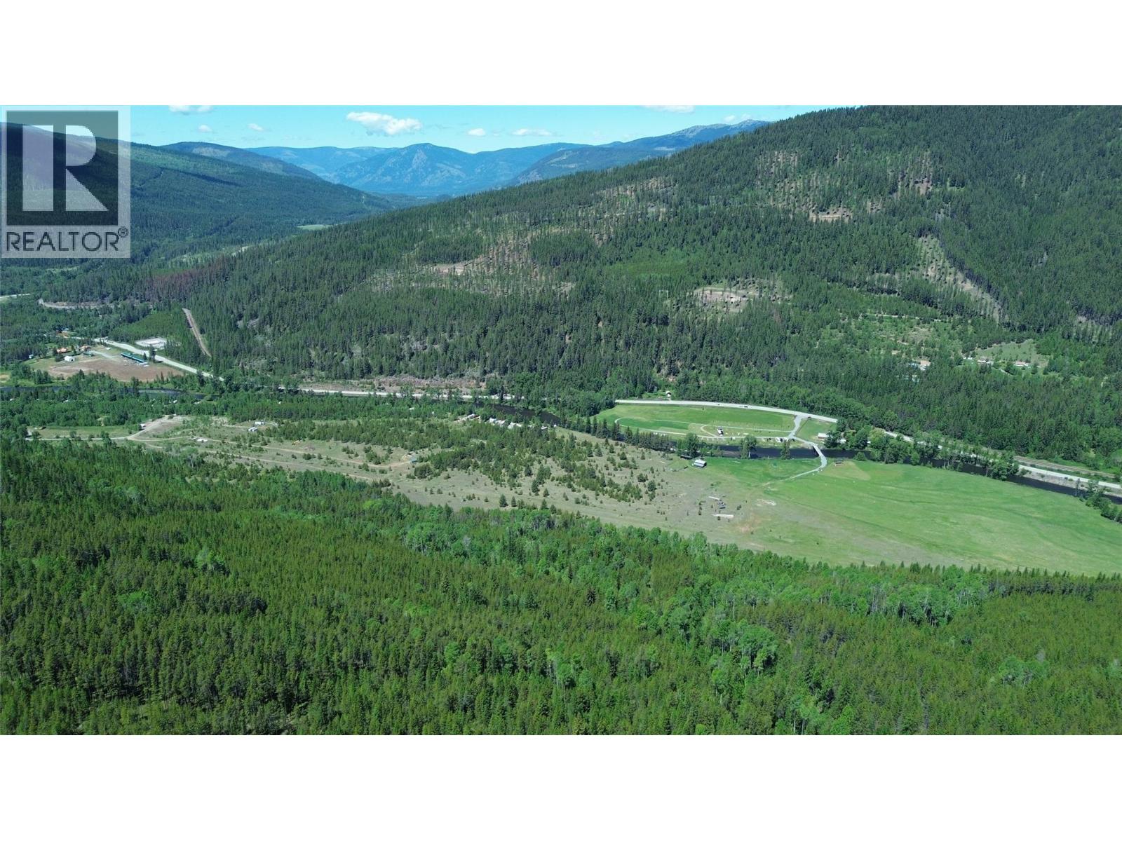 8623 3/95 Highway, Yahk, British Columbia  V0B 2P0 - Photo 3 - 10350306