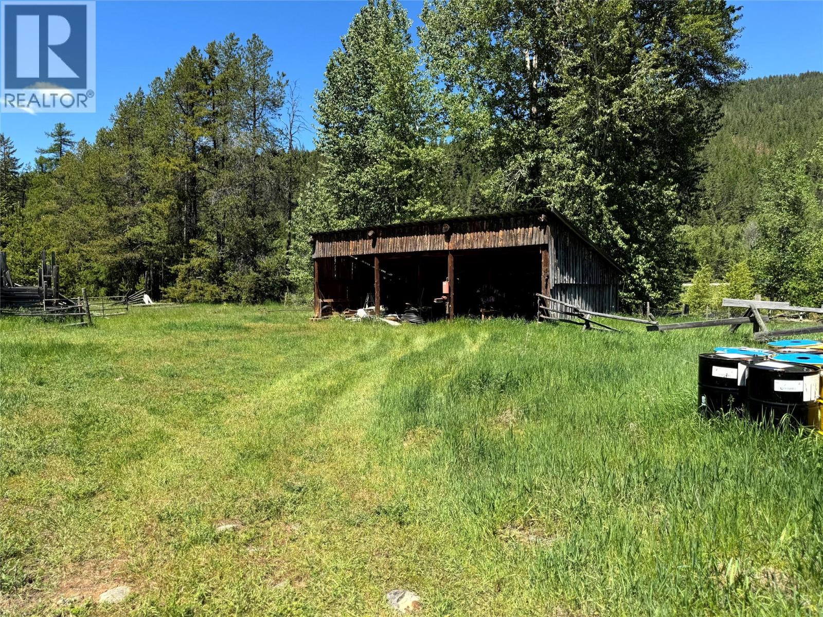 8623 3/95 Highway, Yahk, British Columbia  V0B 2P0 - Photo 44 - 10350306