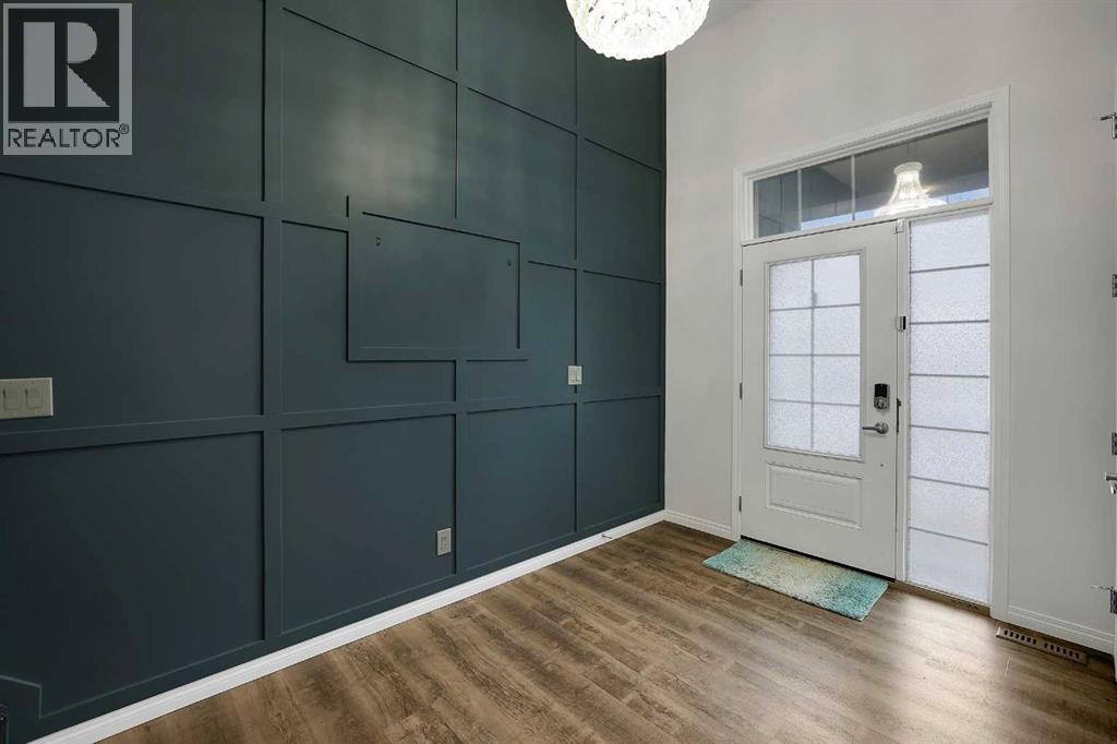 17 Yorkstone Way SW, Calgary, Alberta  T2X 4K6 - Photo 3 - A2302407
