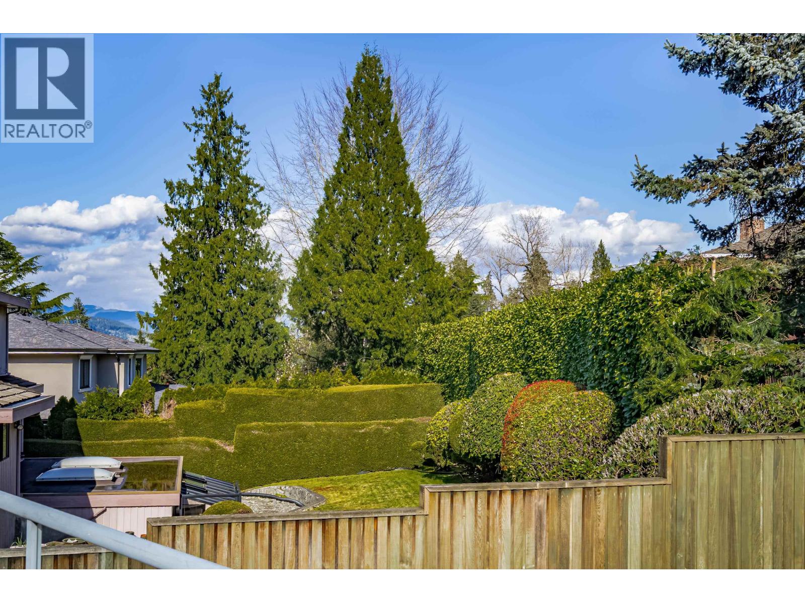 7516 Lambeth Drive, Burnaby, British Columbia  V5E 1Z4 - Photo 2 - R3152275
