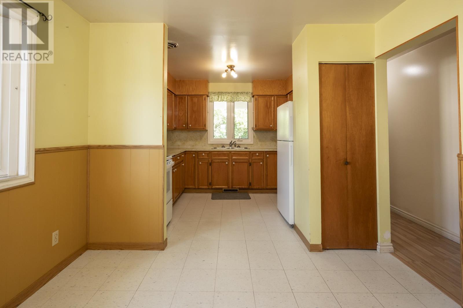 40 Lawrence Ave, Thunder Bay, Ontario  P7A 6X5 - Photo 11 - TB2601930