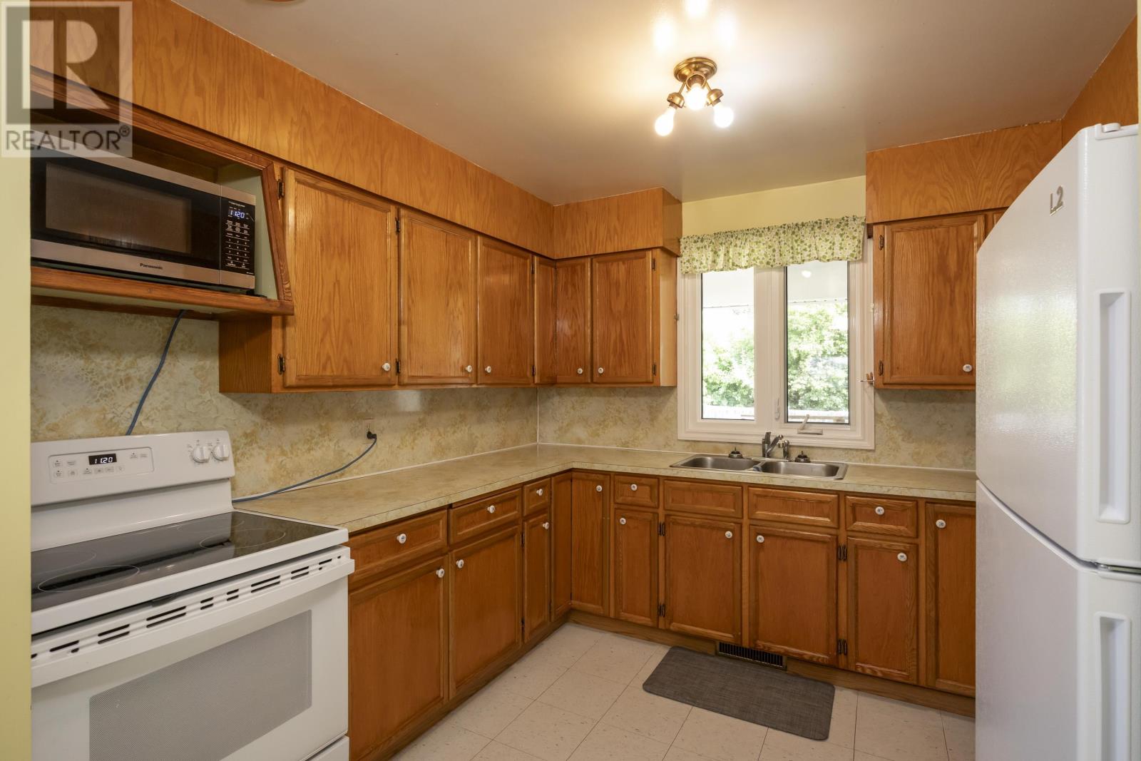 40 Lawrence Ave, Thunder Bay, Ontario  P7A 6X5 - Photo 14 - TB2601930