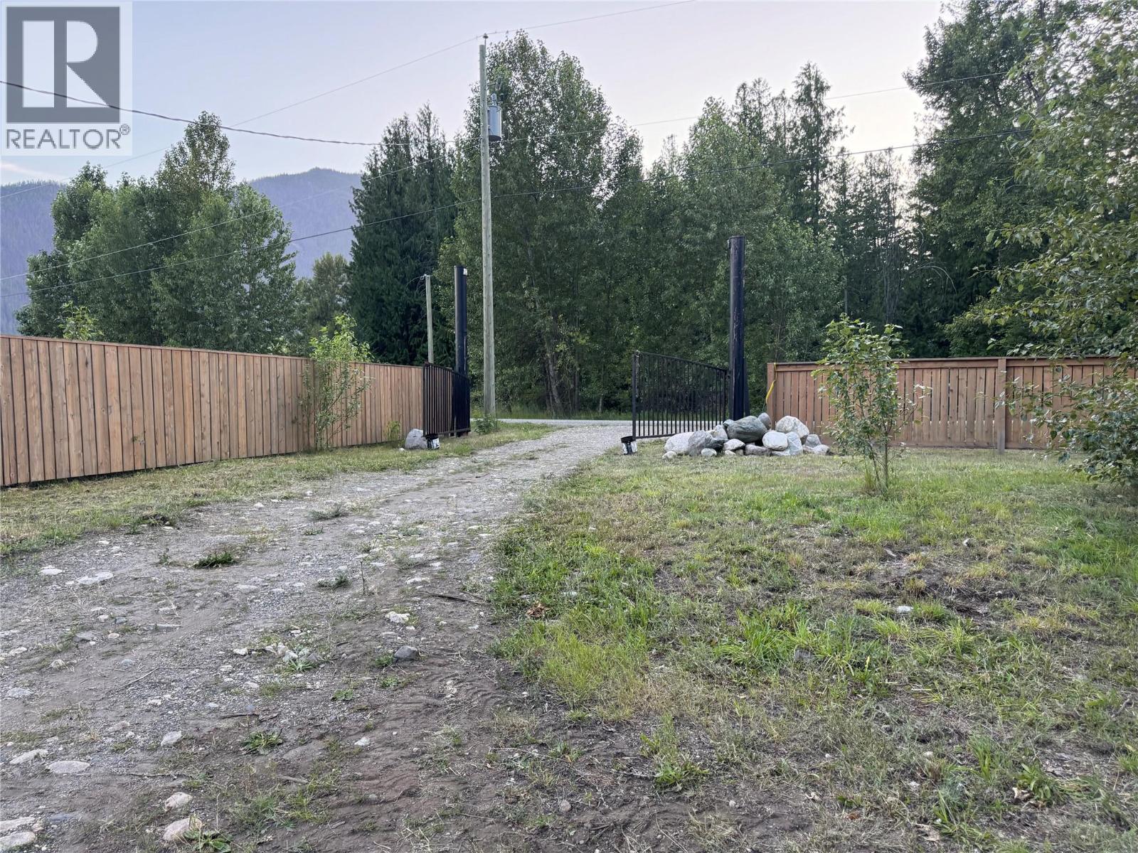 153 Rosebery Road, New Denver, British Columbia  V0G 1S1 - Photo 20 - 10394101