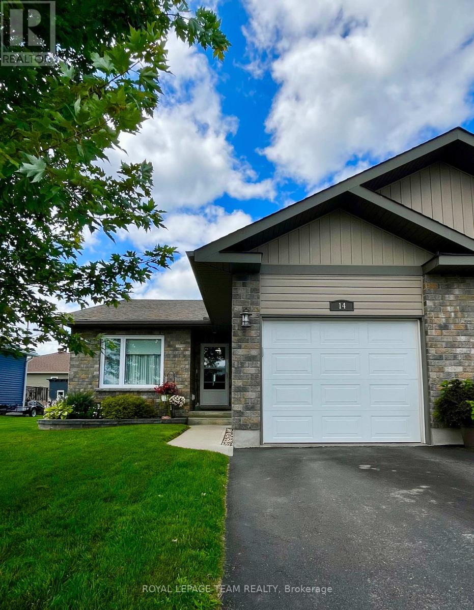 14 OTTERIDGE AVENUE, Renfrew, Ontario