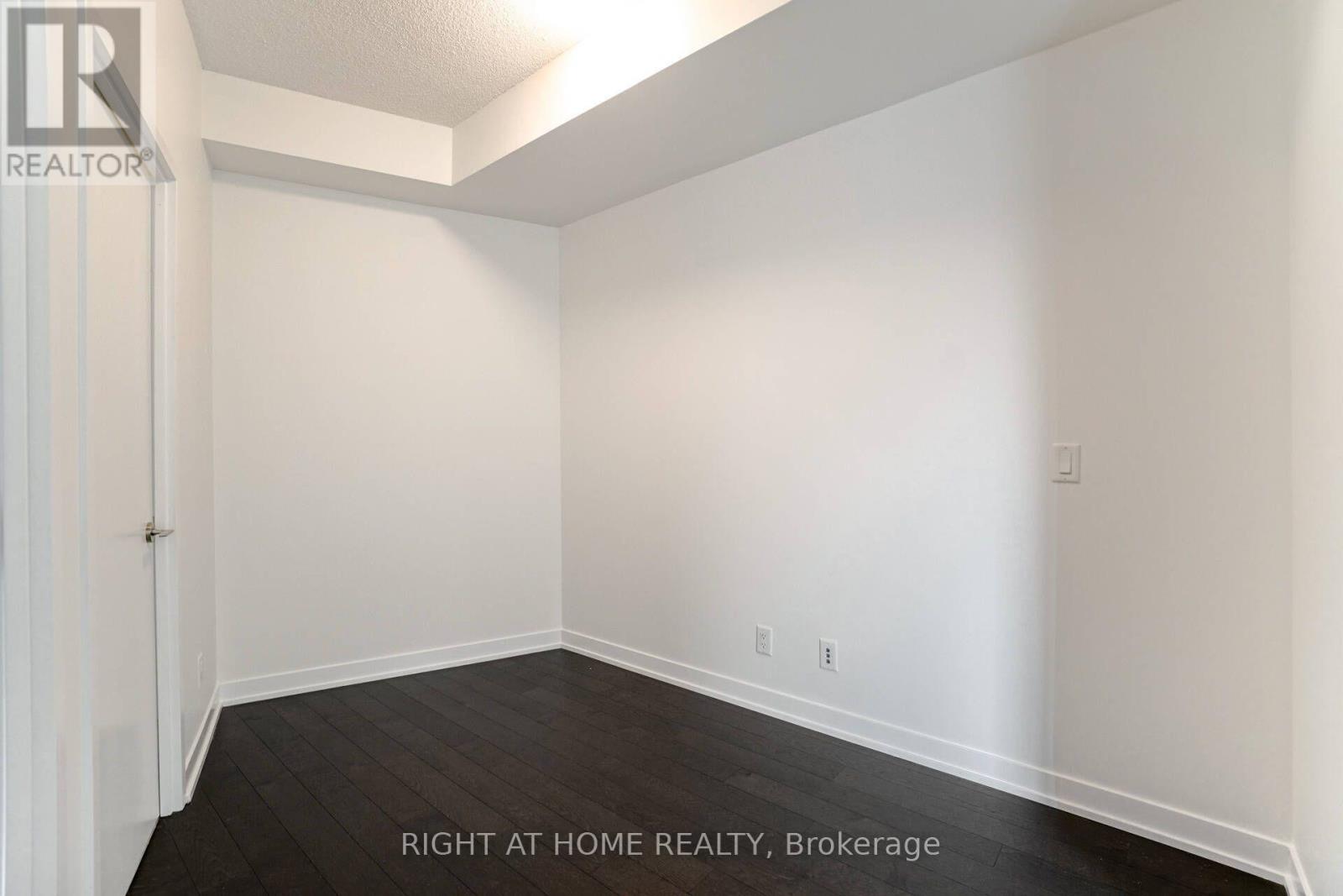 N821 - 120 Bayview Avenue, Toronto, Ontario  M5A 0G4 - Photo 12 - C13636366