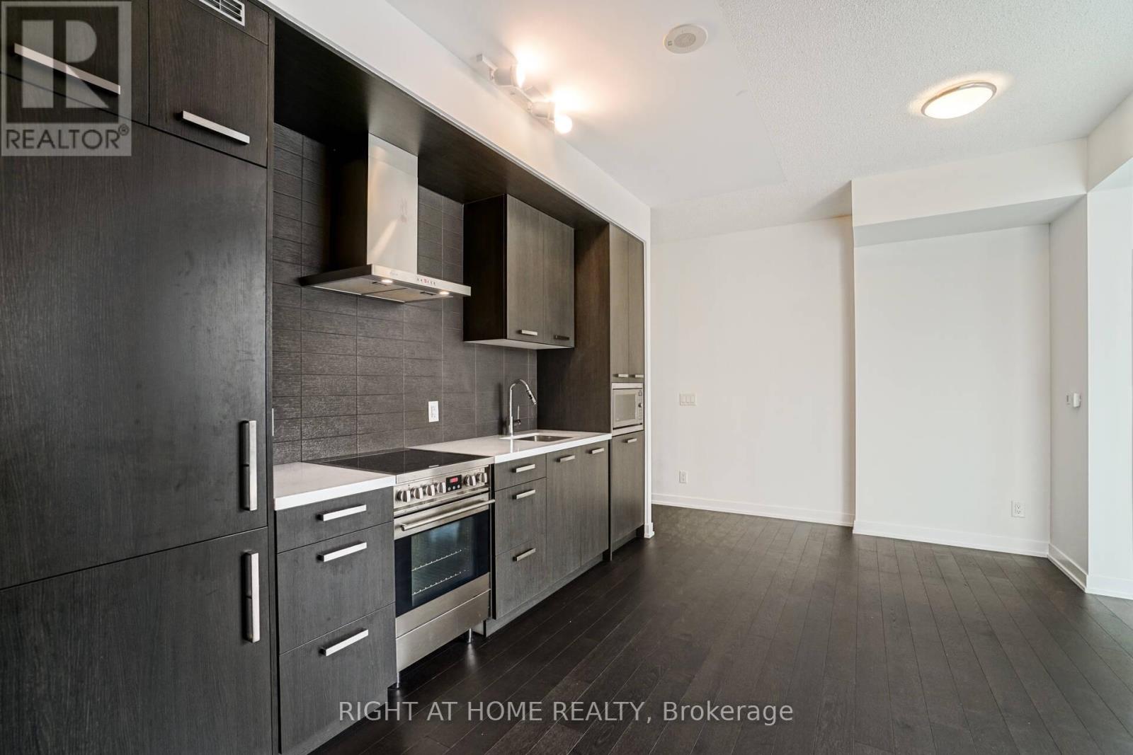 N821 - 120 Bayview Avenue, Toronto, Ontario  M5A 0G4 - Photo 7 - C13636366