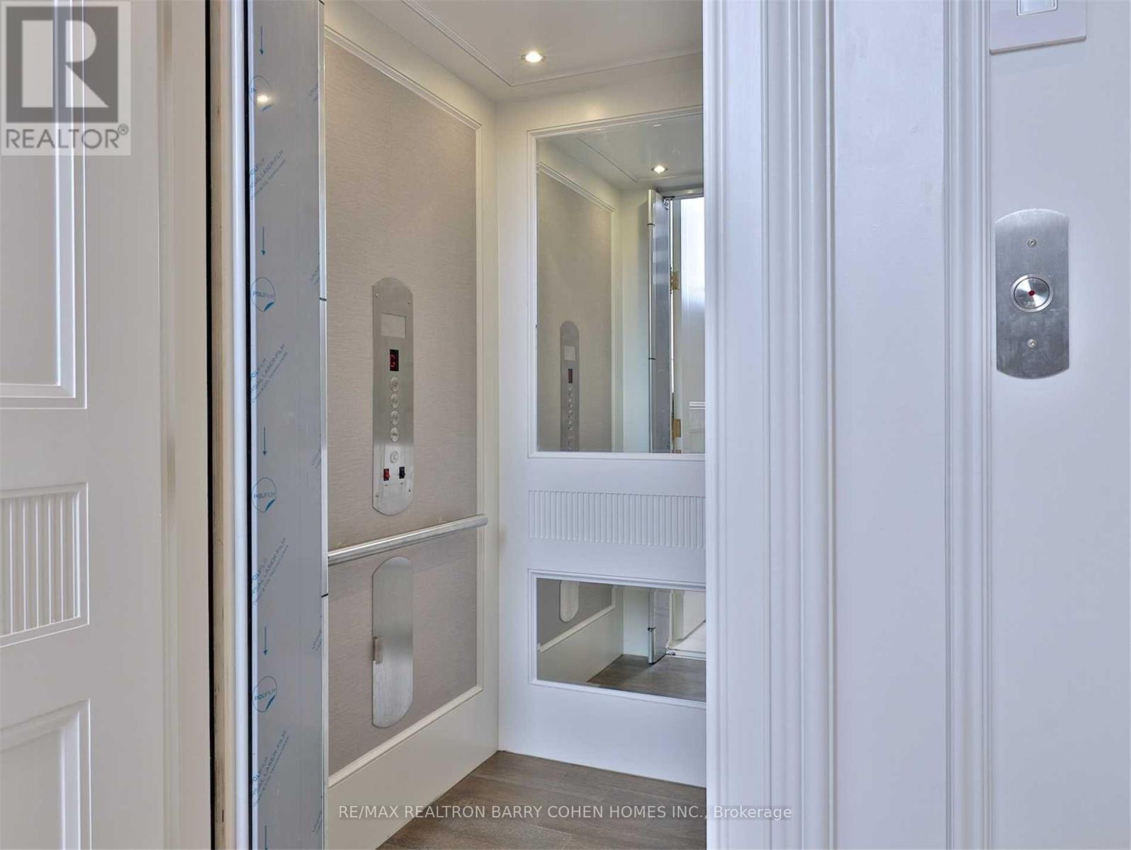 39 Arjay Crescent, Toronto, Ontario  M2L 1C6 - Photo 12 - C13636384