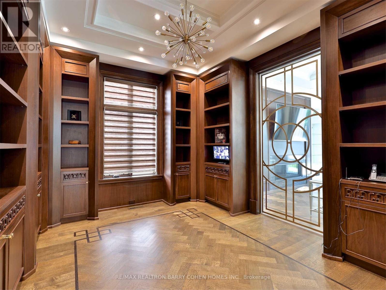 39 Arjay Crescent, Toronto, Ontario  M2L 1C6 - Photo 13 - C13636384