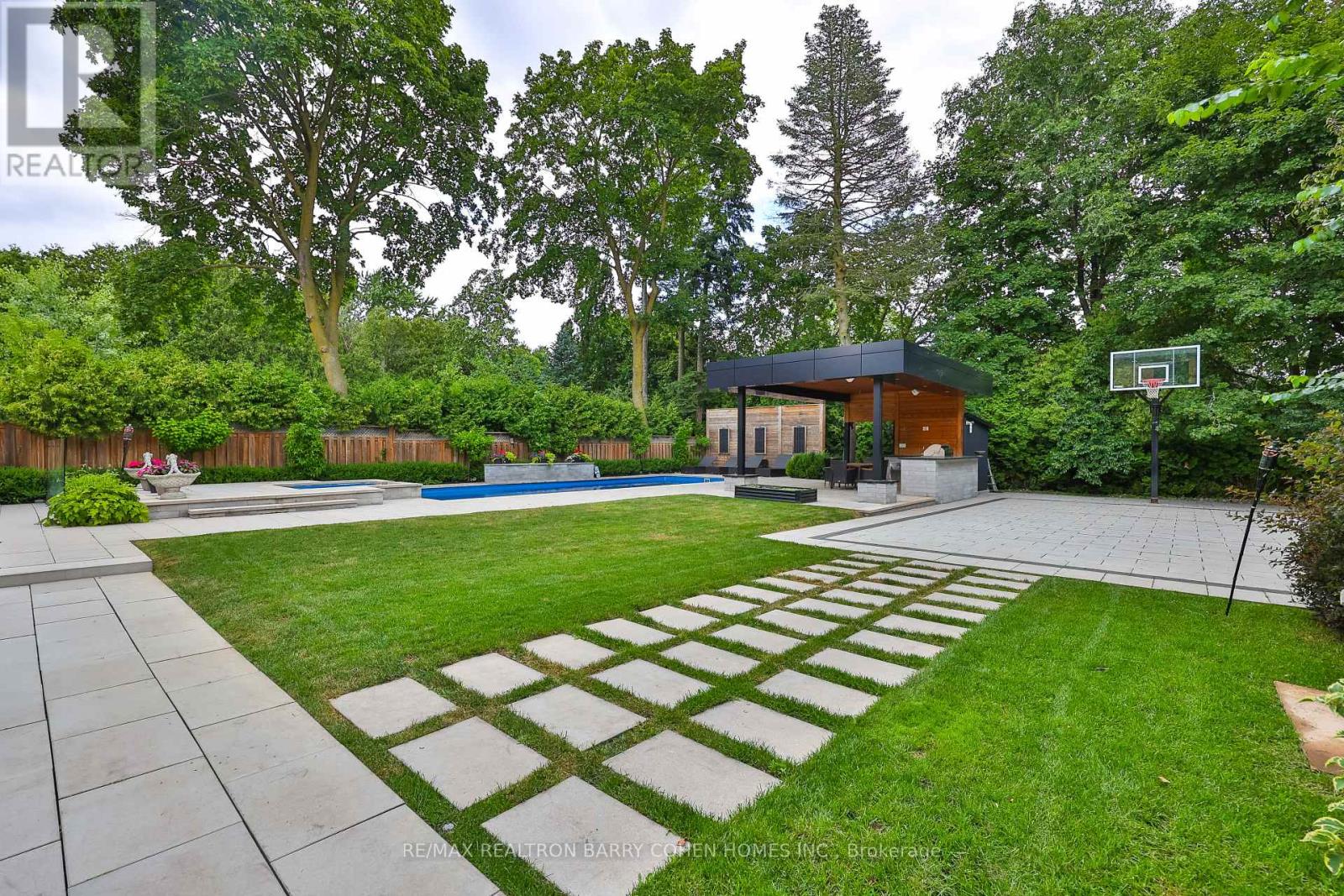 39 Arjay Crescent, Toronto, Ontario  M2L 1C6 - Photo 34 - C13636384