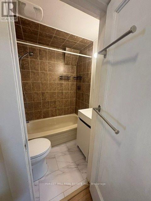 370 Spadina Road, Toronto, Ontario  M5P 2V8 - Photo 18 - C13636490