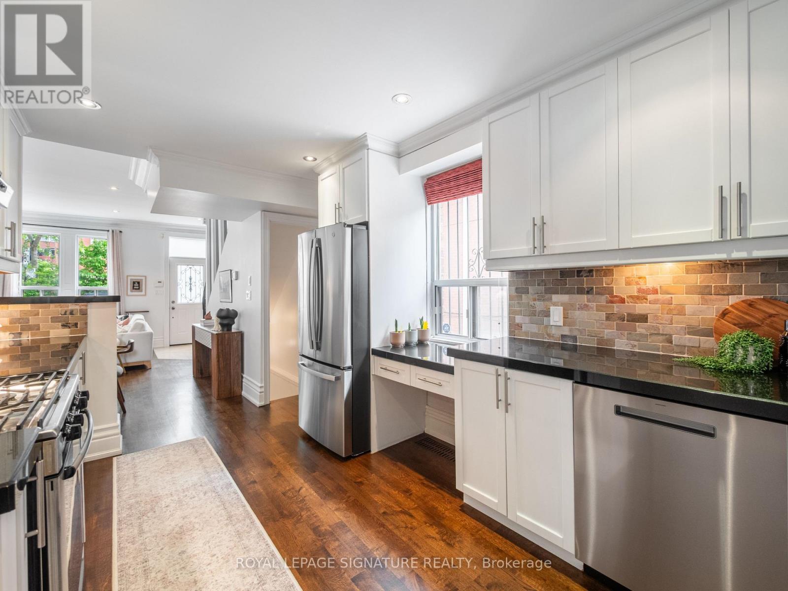 4 Whitaker Avenue, Toronto, Ontario  M6J 1A1 - Photo 10 - C13636522