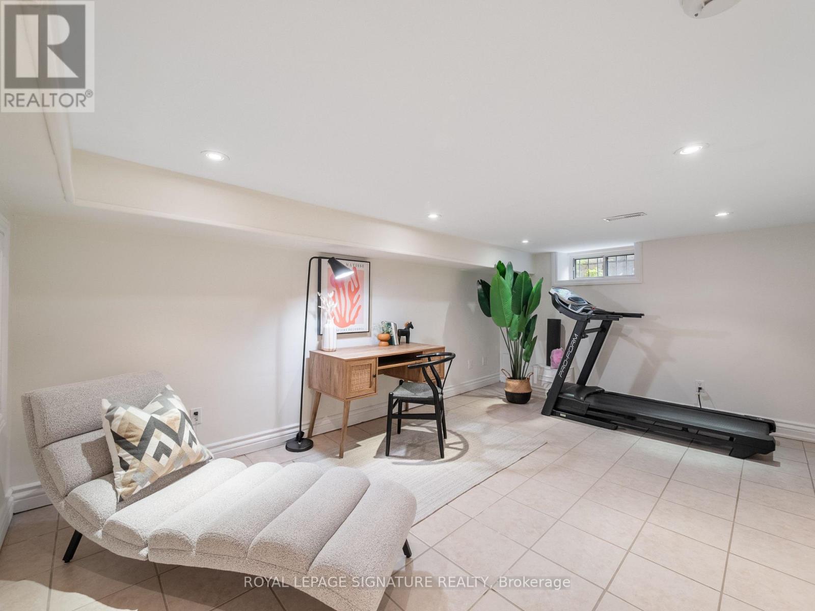 4 Whitaker Avenue, Toronto, Ontario  M6J 1A1 - Photo 17 - C13636522