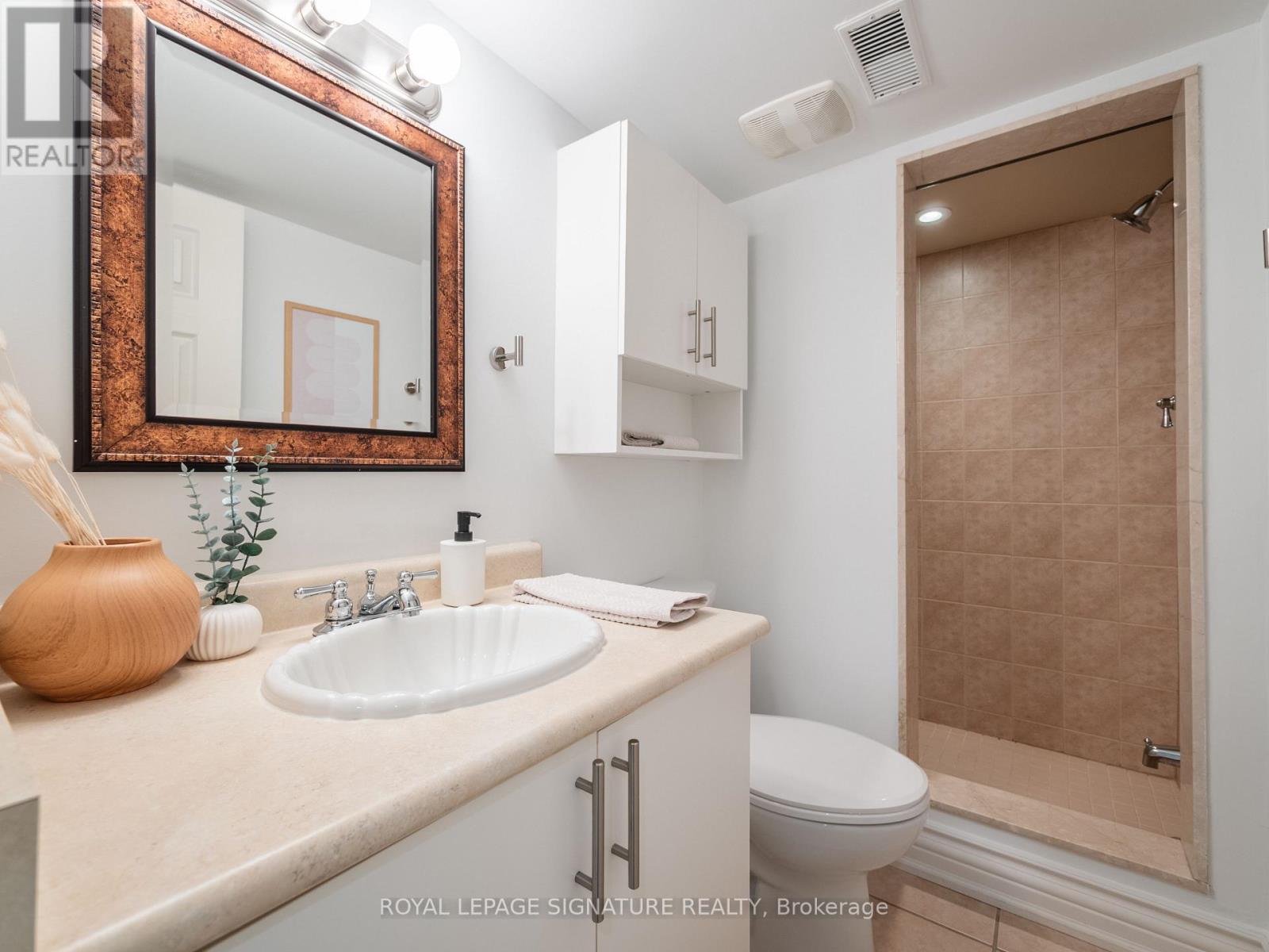 4 Whitaker Avenue, Toronto, Ontario  M6J 1A1 - Photo 19 - C13636522