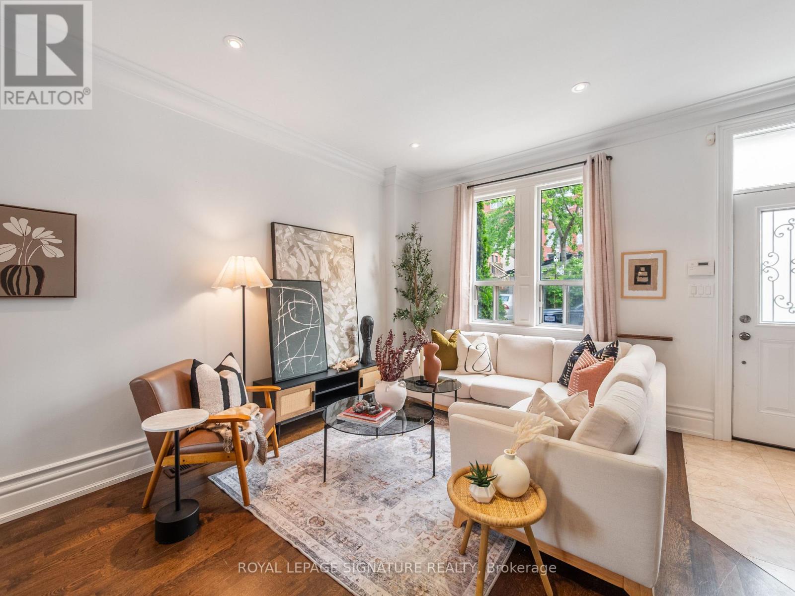 4 Whitaker Avenue, Toronto, Ontario  M6J 1A1 - Photo 3 - C13636522
