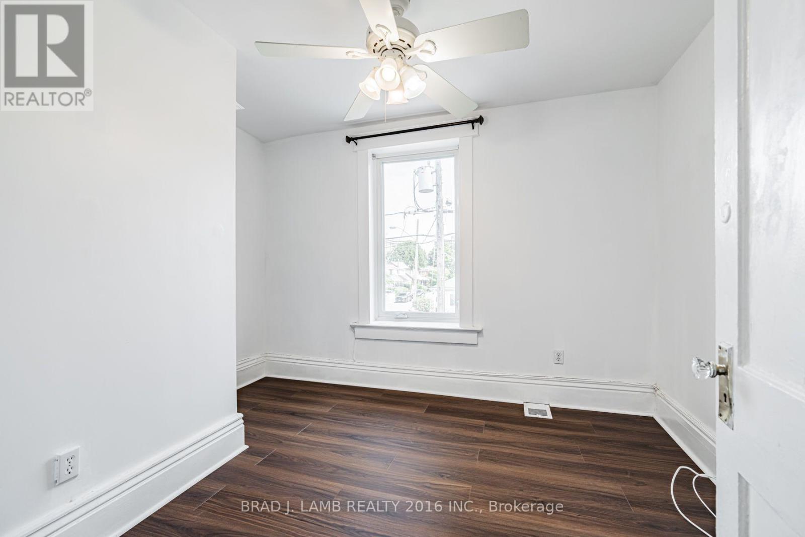 Main And Upper - 12 Sibley Avenue, Toronto, Ontario  M4C 5E7 - Photo 23 - E13636330