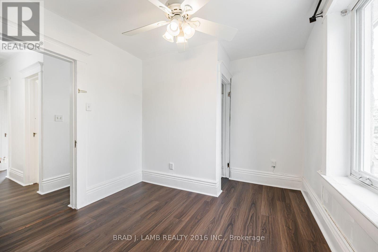 Main And Upper - 12 Sibley Avenue, Toronto, Ontario  M4C 5E7 - Photo 25 - E13636330