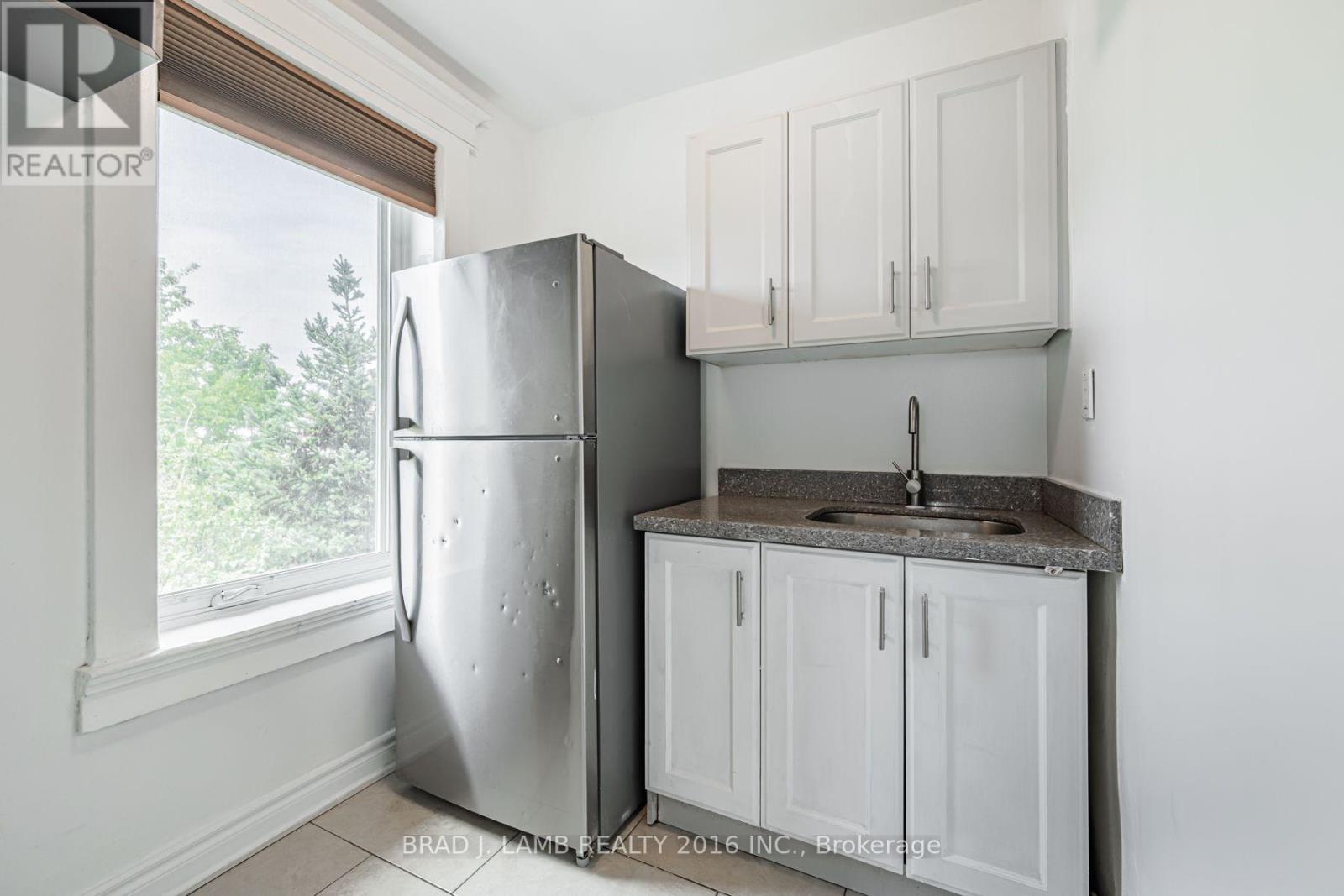 Main And Upper - 12 Sibley Avenue, Toronto, Ontario  M4C 5E7 - Photo 27 - E13636330