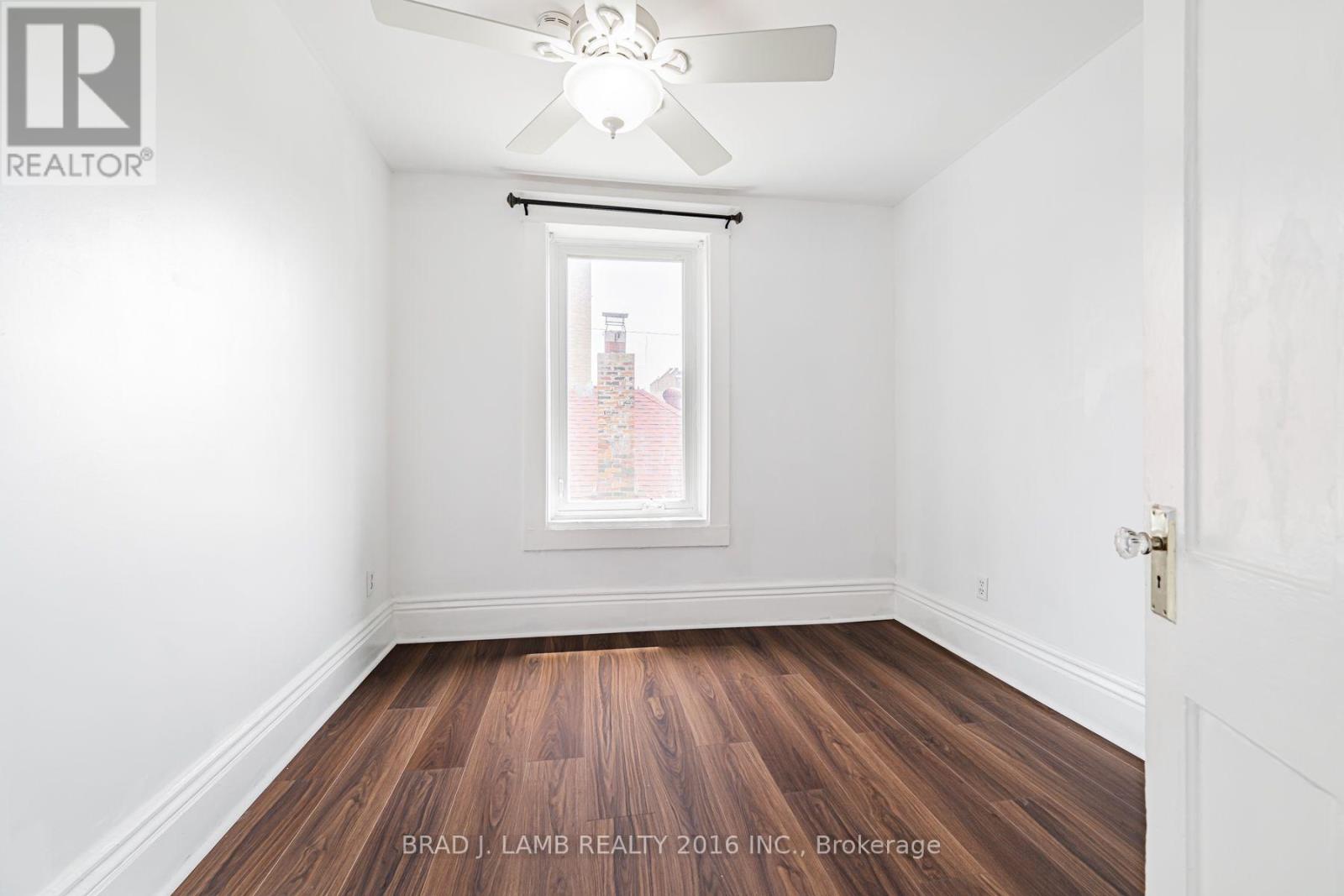 Main And Upper - 12 Sibley Avenue, Toronto, Ontario  M4C 5E7 - Photo 28 - E13636330