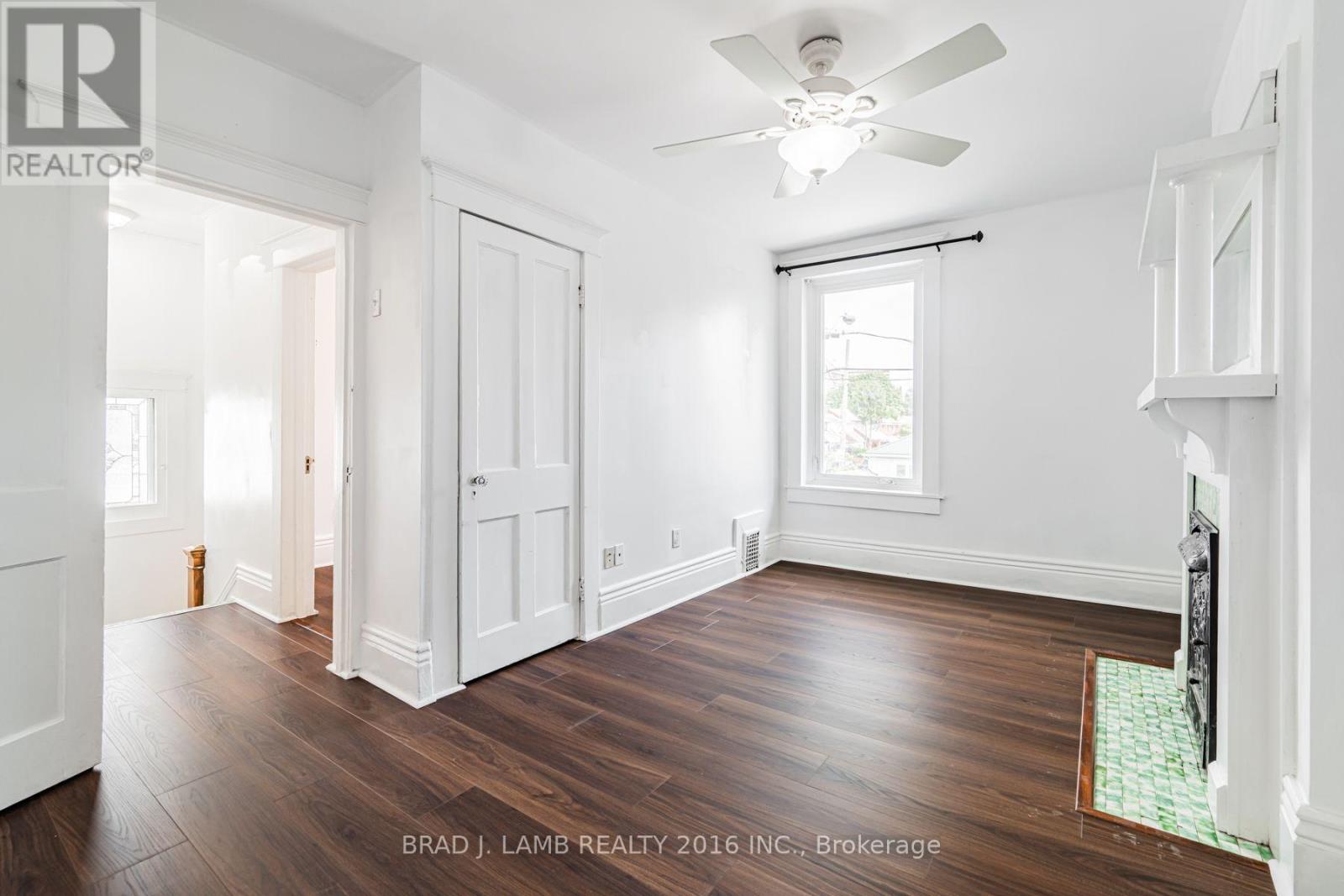 Main And Upper - 12 Sibley Avenue, Toronto, Ontario  M4C 5E7 - Photo 32 - E13636330