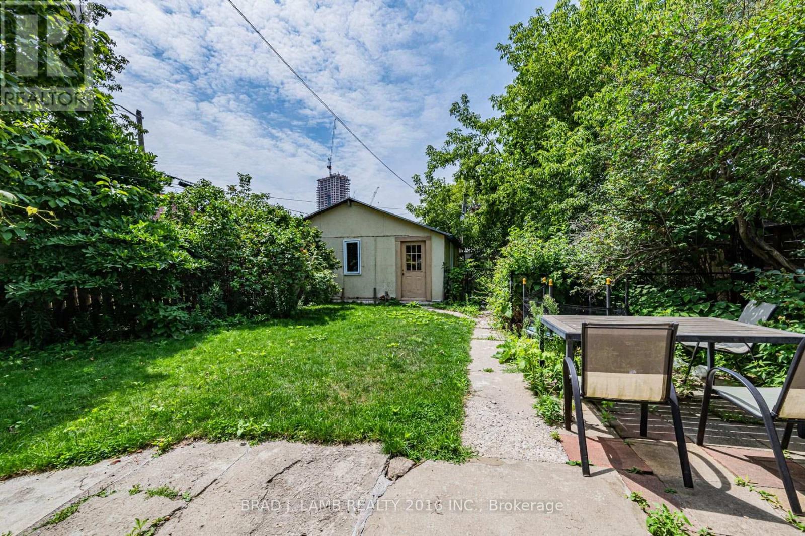 Main And Upper - 12 Sibley Avenue, Toronto, Ontario  M4C 5E7 - Photo 34 - E13636330
