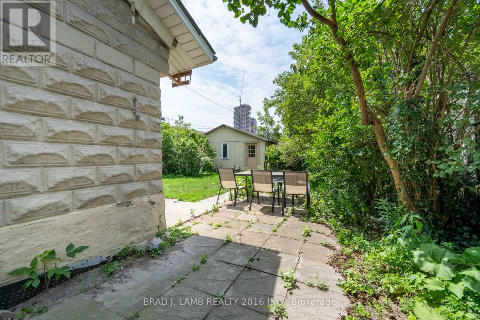 Main And Upper - 12 Sibley Avenue, Toronto, Ontario  M4C 5E7 - Photo 37 - E13636330